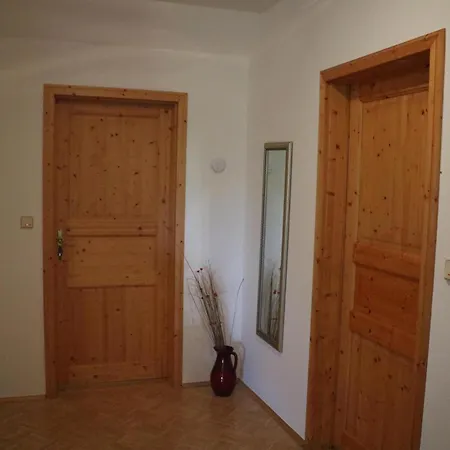 Gaestezimmer Weisch ליוצכאך