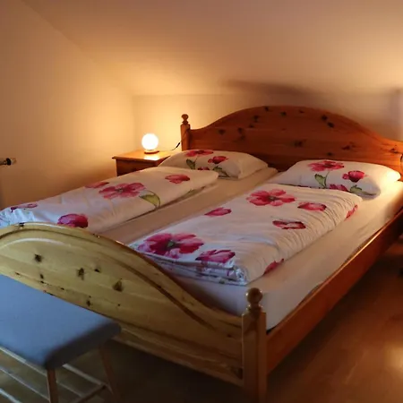 Gaestezimmer Weisch * ליוצכאך