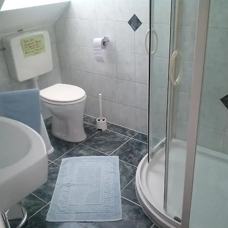 Gaestezimmer Weisch ליוצכאך