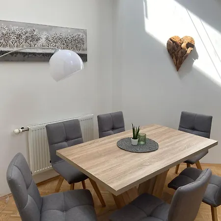 Gaestezimmer Weisch דירה