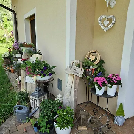 Gaestezimmer Weisch * ליוצכאך