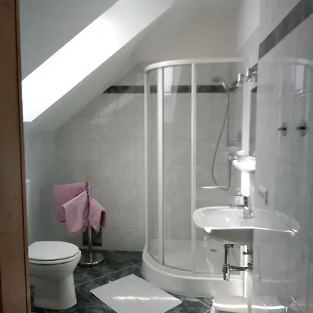Gaestezimmer Weisch * ליוצכאך